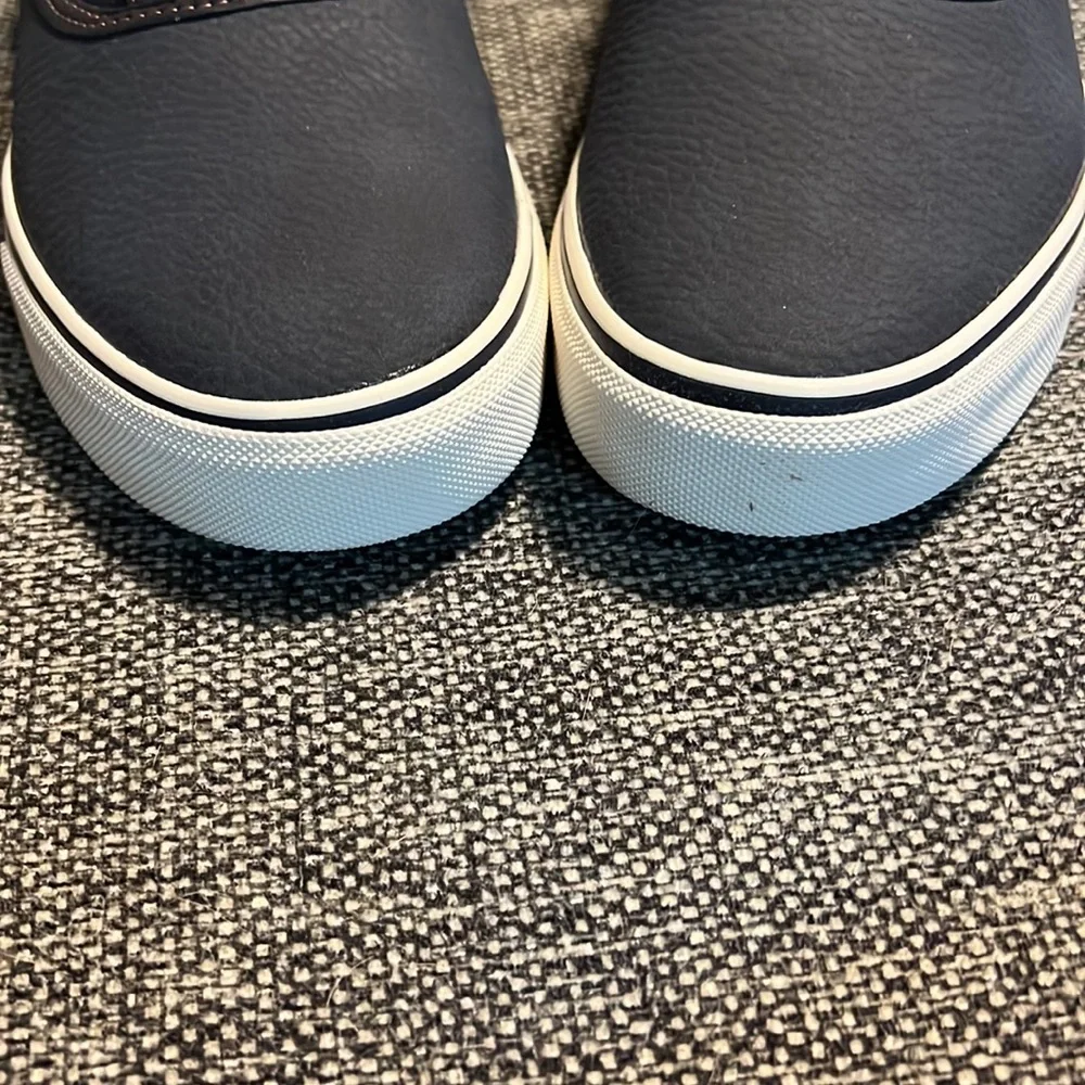 NWT Levi's Ethan Sneakers